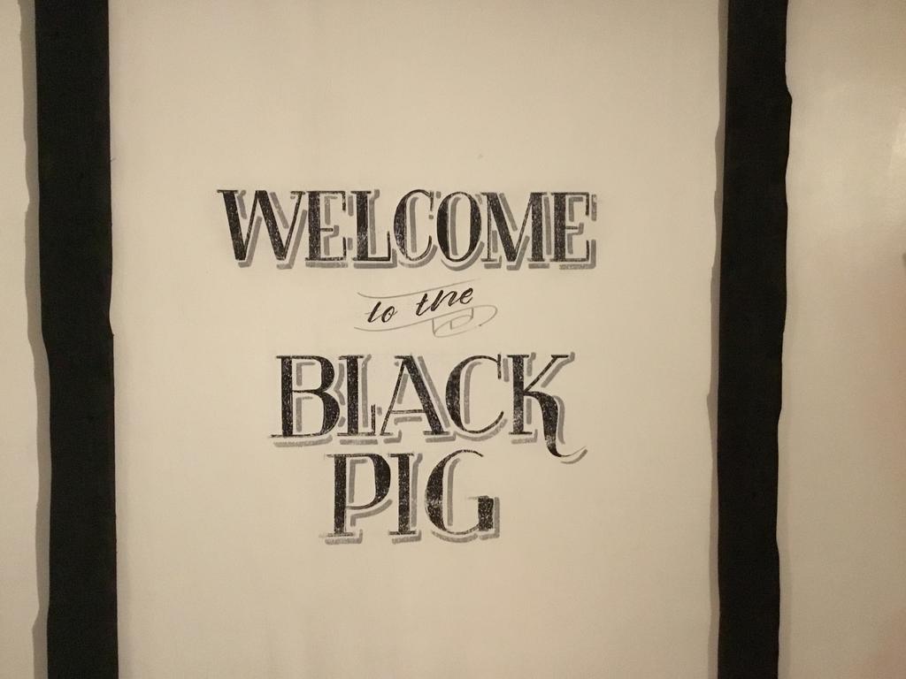 Bed and Breakfast The Black Pig Public House Staple Exterior foto