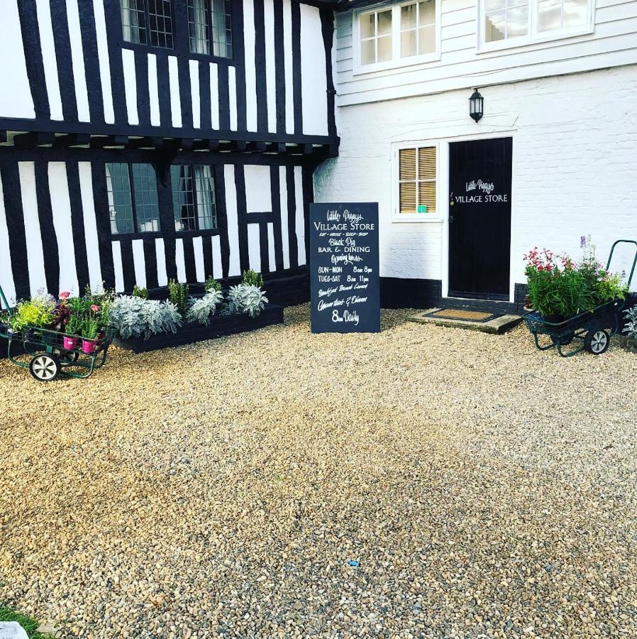 Bed and Breakfast The Black Pig Public House Staple Exterior foto